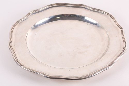 Lot 343 - A probably German (900) standard silver lobed...