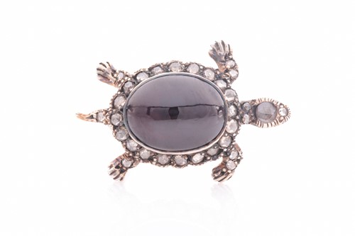Lot 158 - A novelty silver gilt and diamond brooch in...