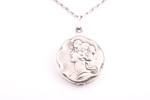 Lot 33 - An early 20th century Art Nouveau compact...