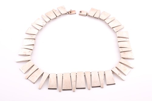 Lot 66 - An unusual silver necklace, possibly...