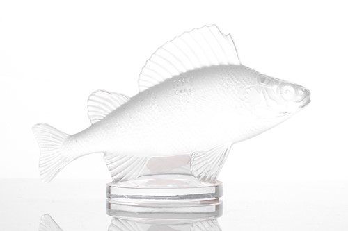 Lot 421 - A Lalique colourless frosted glass perch car...