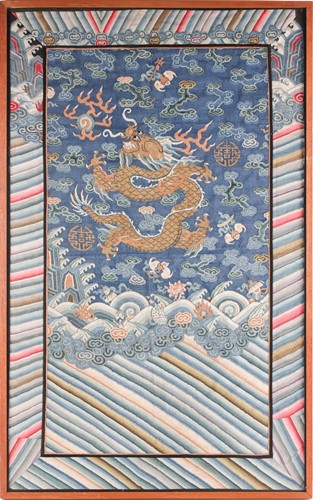 Lot 290 - A Chinese kesi embroidered dragon panel, Qing,...