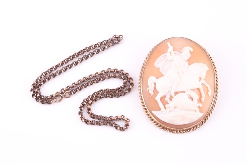 Lot 182 - A 9ct yellow gold mounted cameo brooch,...