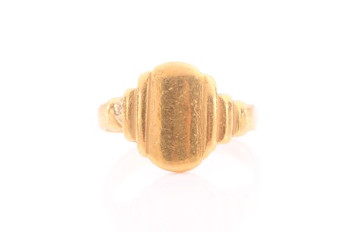 Lot 64 - A yellow metal signet ring, possibly Indian,...