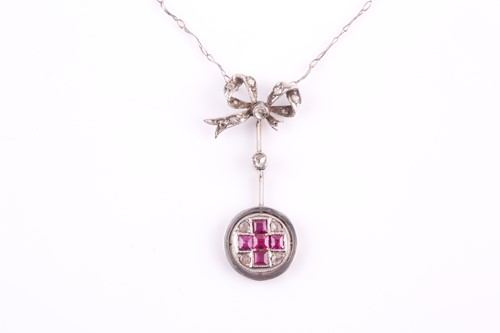 Lot 152 - A Belle Epoque ruby and diamond necklace, with...