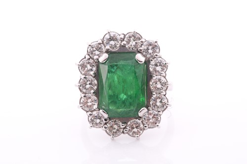 Lot 194 - A white metal and diamond cocktail ring,...