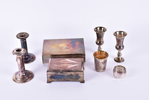 Lot 430 - A small collection of silver including a...