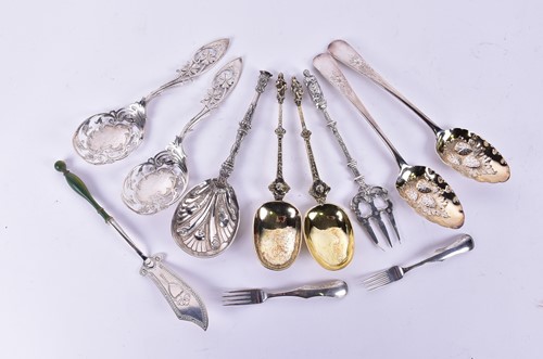 Lot 380 - A George III Irish silver scimitar butter...