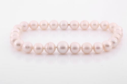 Lot 341 - Attributed to Andrew Grima. A South Sea pearl...
