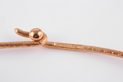 Lot 369 - Andrew Grima. An 18ct yellow gold pendant...