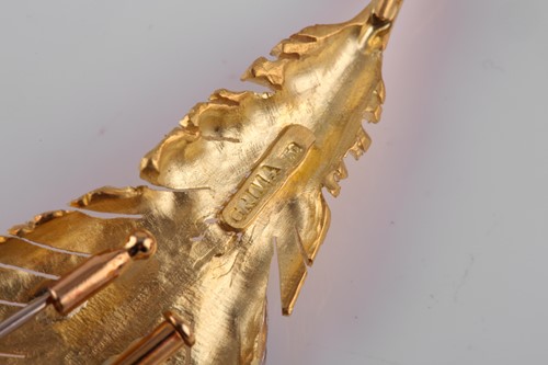 Lot 369 - Andrew Grima. An 18ct yellow gold pendant...