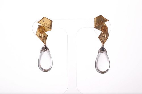Lot 7 - Andrew Grima. An 18ct yellow gold, diamond and...