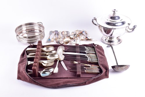 Lot 315 - A matched set of six Victorian fiddle pattern...