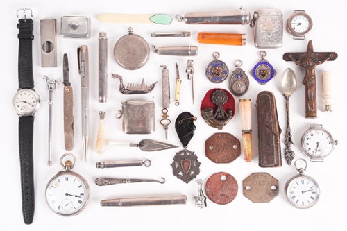 Lot 303 - A Datum watch company crown winding...