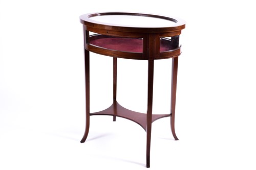 Lot 116 - An Edwardian inlaid mahogany oval bijouterie...