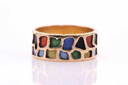 Lot 256 - An 18ct yellow gold and polychrome enamel...