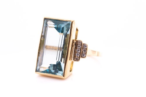 Lot 160 - An 18ct yellow gold, diamond, and aquamarine...
