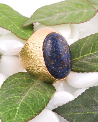 Lot 176 - Grima. An 18ct yellow gold and lapis lazuli...