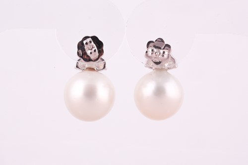 Lot 241 - A pair of South Sea pearl and diamond stud...