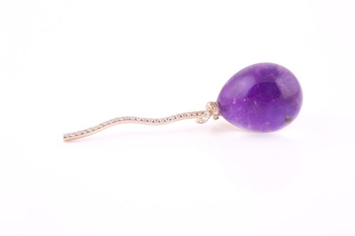Lot 203 - Vhernier, Italy. A Palloncino balloon brooch,...