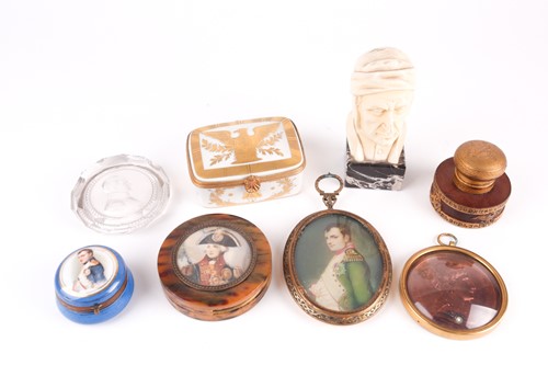 Lot 204 - A group of collectable items, largely related...