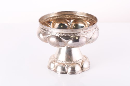 Lot 261 - An early 20th century Arts and Crafts Tudor...