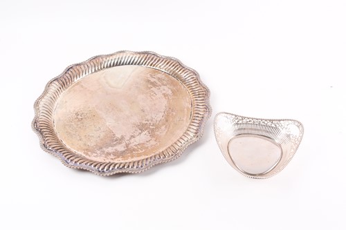 Lot 265 - An early 20th century (800) silver circular...
