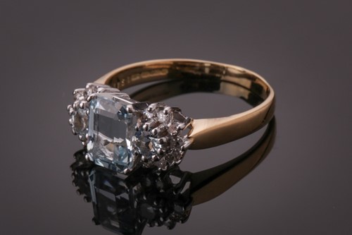 Lot 338 - An 18ct yellow gold, diamond, and aquamarine...