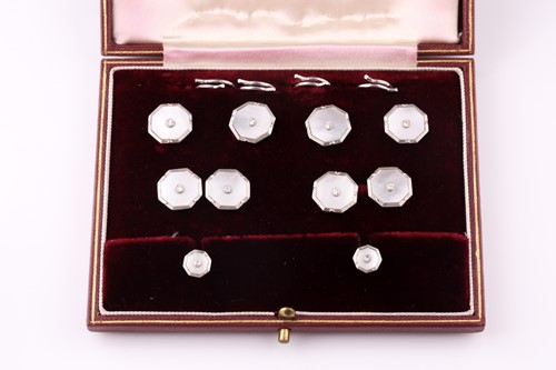 Lot 63 - Aspreys. An 18 carat gold and diamond dress...