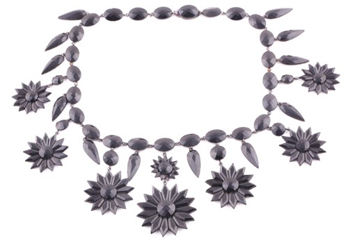 Lot 400 - A Victorian Vauxhall glass necklace, by...