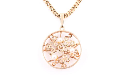 Lot 129 - A 9 ct gold and cultured pearl pendant, of...