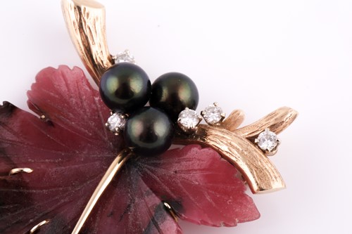 Lot 65 - Carved rhodonite maple leaf brooch, the...