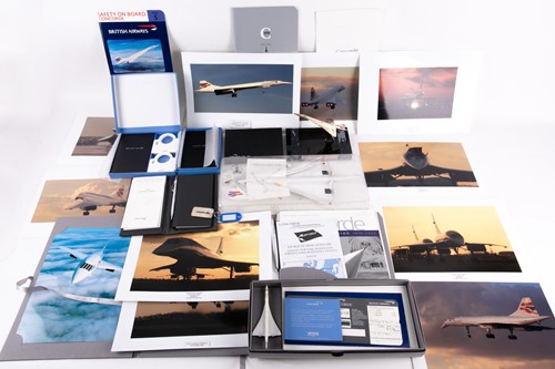 Lot 316 - A collection of items relating to the last...