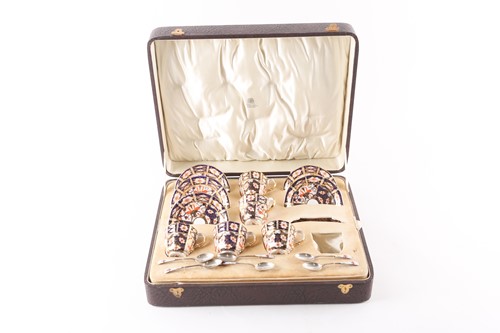 Lot 292 - A 1929 cased part set of six Royal Crown Derby...