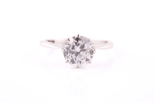 Lot 335 - A diamond single-stone ring The old...