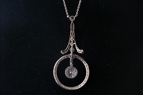 Lot 556 - A Belle Epoque diamond pendant necklace...