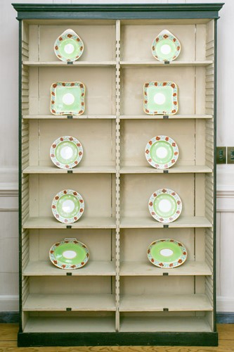 Lot 9 - An early 19th century English porcelain...