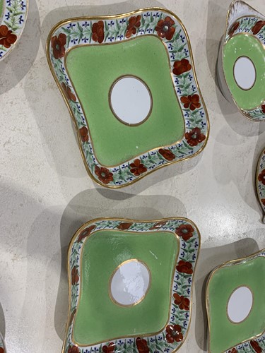 Lot 9 - An early 19th century English porcelain...