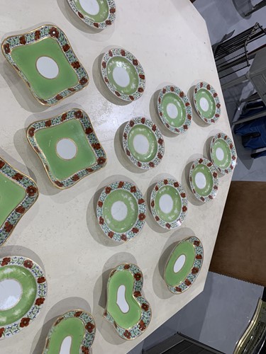 Lot 9 - An early 19th century English porcelain...