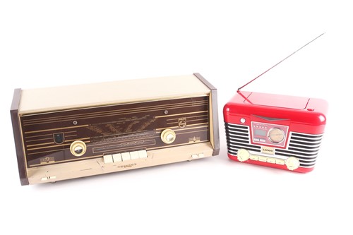 Lot 289 - A Philips B4 XZ 23 A valve radio, circa 1963,...