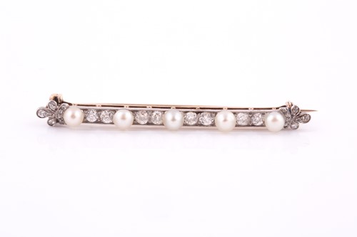 Lot 261 - An early 20th century pearl and diamond bar...