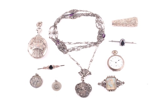 Lot 272 - A collection of Victorian and later silver and...