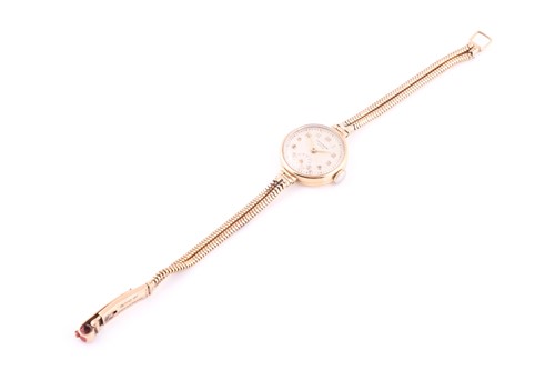 Lot 386 - A Universal Geneva 21mm case, hand-wound...