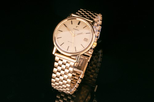 Lot 408 - A 9ct yellow gold 33mm case Omega De Ville...
