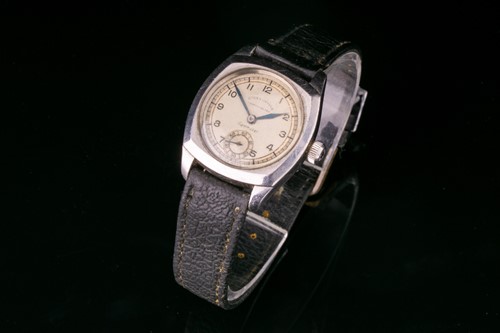 Lot 387 - A Rolex Oyster 'Army' chronometer Gammeter...