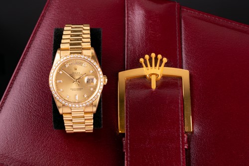Lot 552 - A 36mm Rolex Day-Date in 18ct yellow gold with...