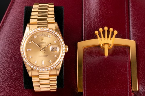 Lot 552 - A 36mm Rolex Day-Date in 18ct yellow gold with...