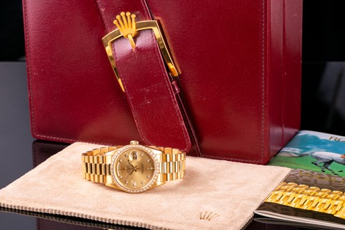 Lot 552 - A 36mm Rolex Day-Date in 18ct yellow gold with...