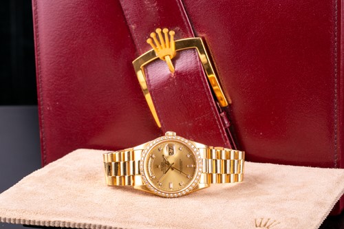 Lot 552 - A 36mm Rolex Day-Date in 18ct yellow gold with...