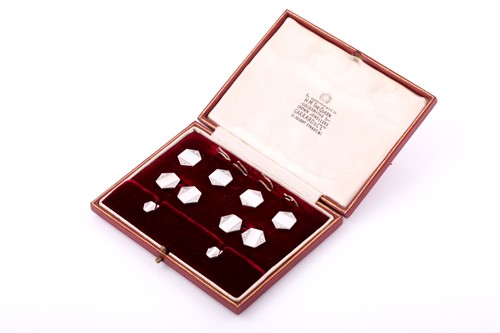 Lot 9 - A beautifully presented Garrard and Co suite...